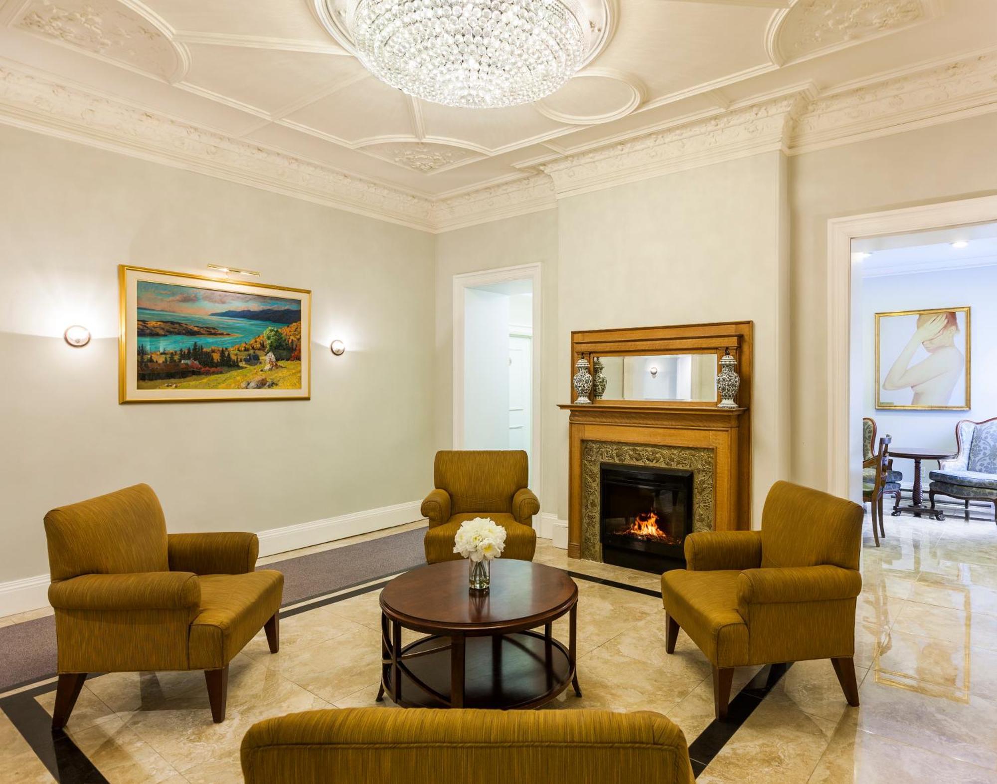 Deluxe Queen Room,687780114:JPEG