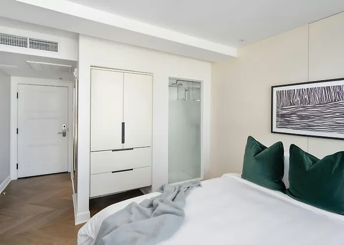 Sonder By Marriott Bonvoy La Galerie Hotel Montreal